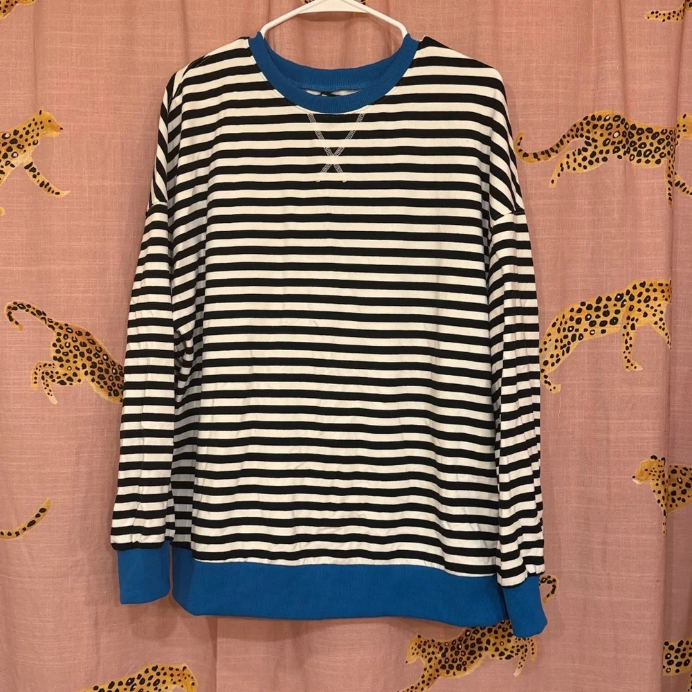 Oversized Striped Crewneck - Picture 3 of 7